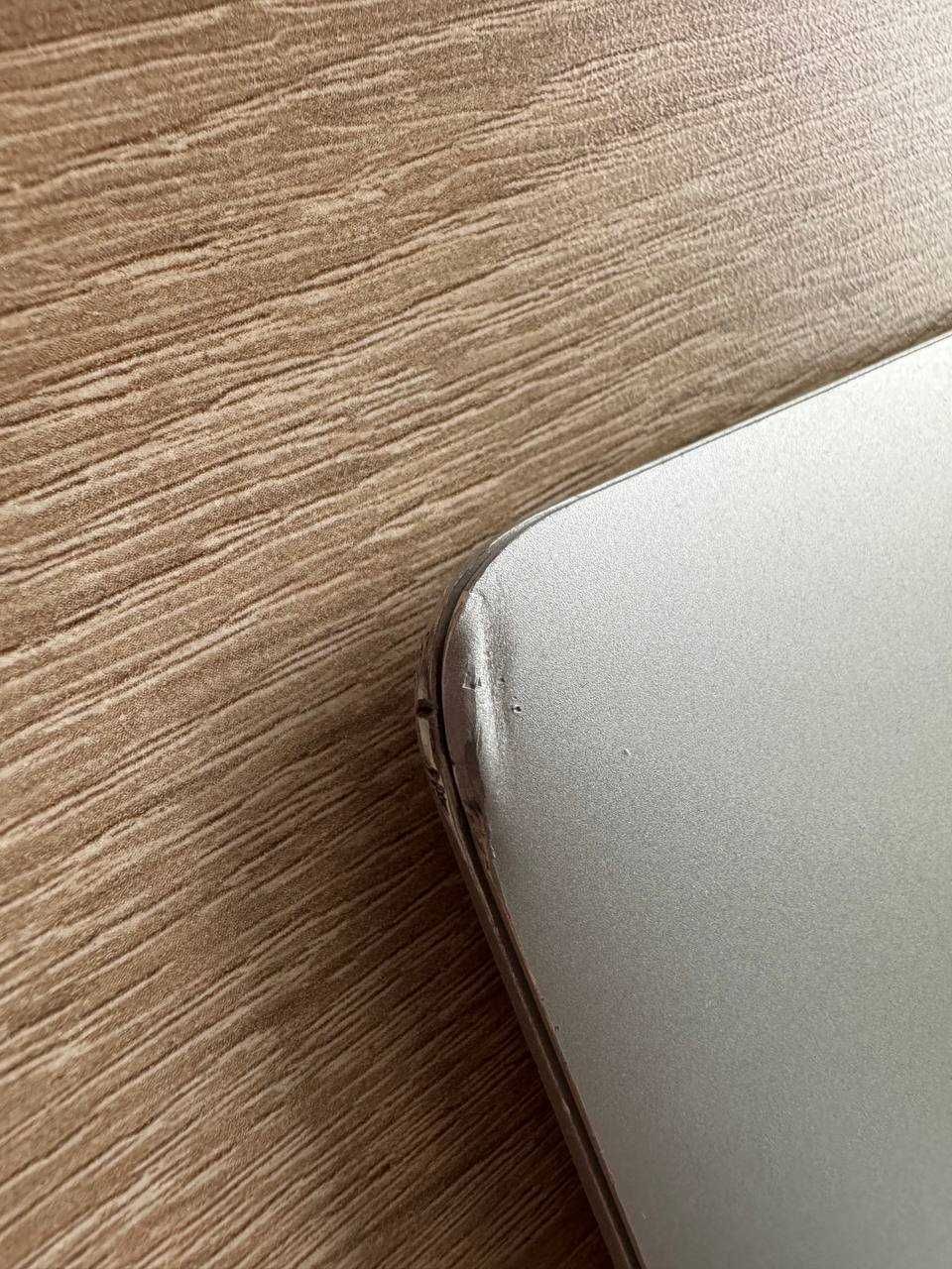 Macbook Air 13 2015 rok, 8GB RAM 512GB SSD