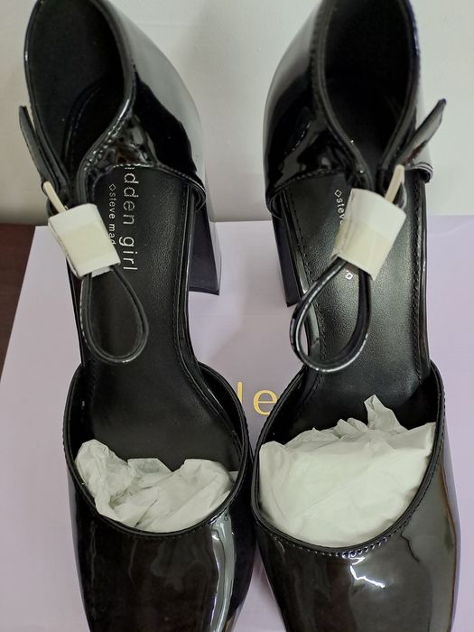 Buty na obcasie słupku botki 40