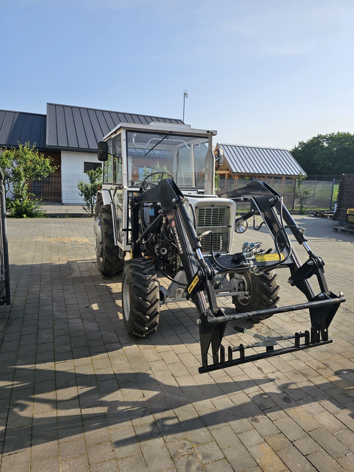 Sprzedam ciągnik C330