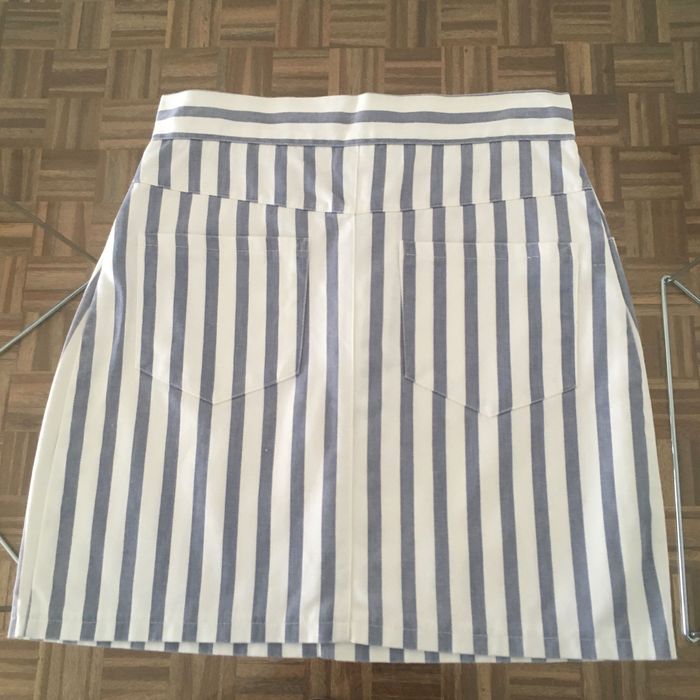 Saia em sarja de algodão às riscas, nova