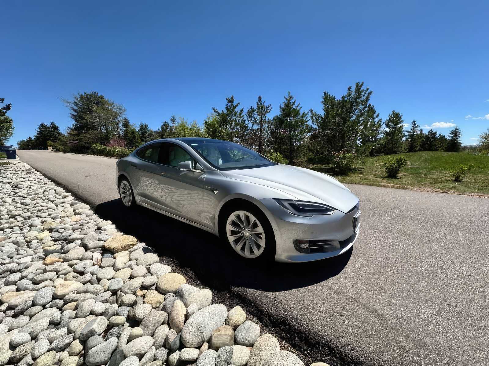 2017 Tesla Model S 75D