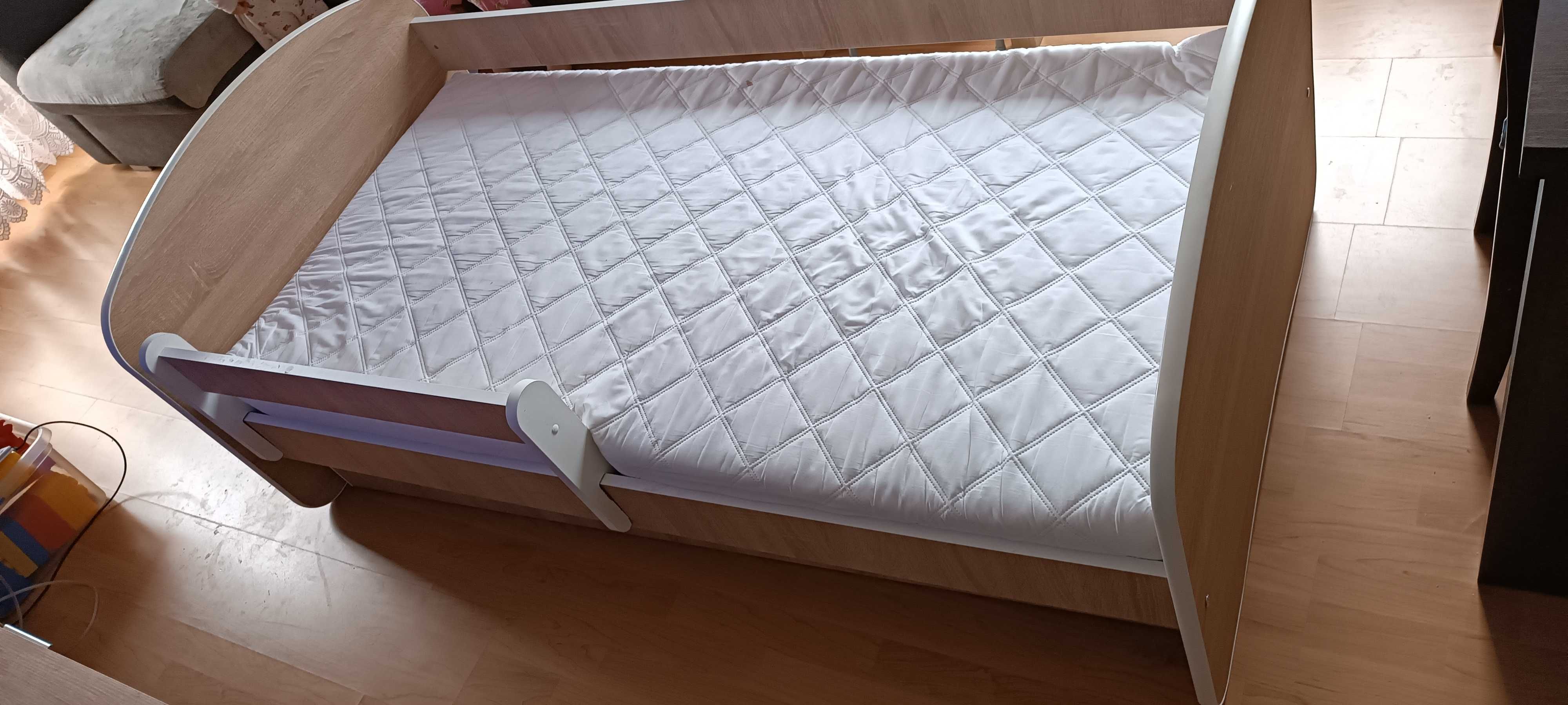 Łóżko dziecięce używane 164x 80