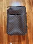 Чемодан Louis Vuitton