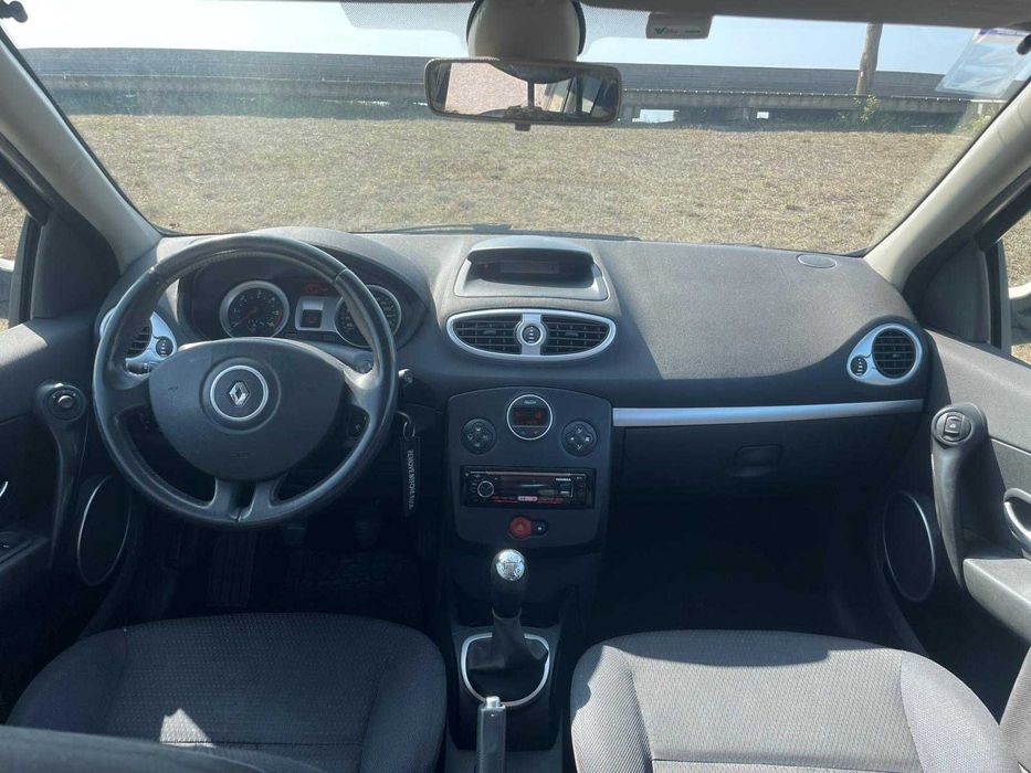 Renault Clio 1.5 dCi 2006 | Económico | AC | Muito Bem Estimado