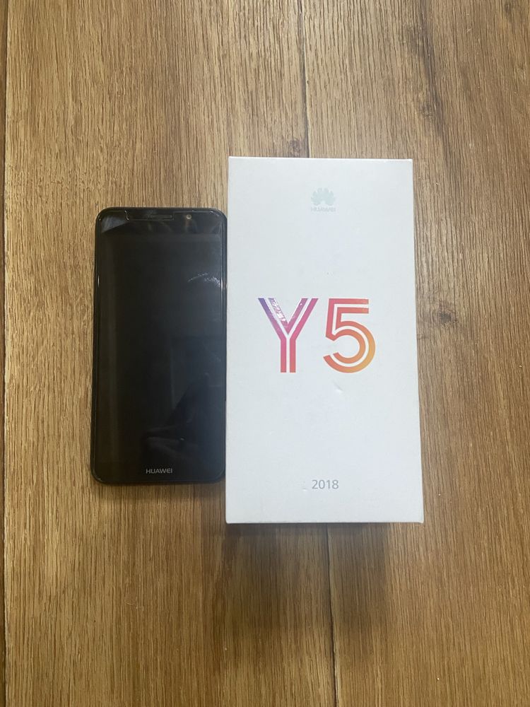 HUAWEI Y5,2018 (  как новый )