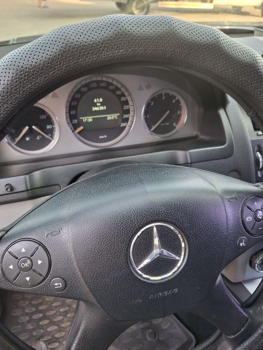 Продам Mercedes Benz C-Class 2008року