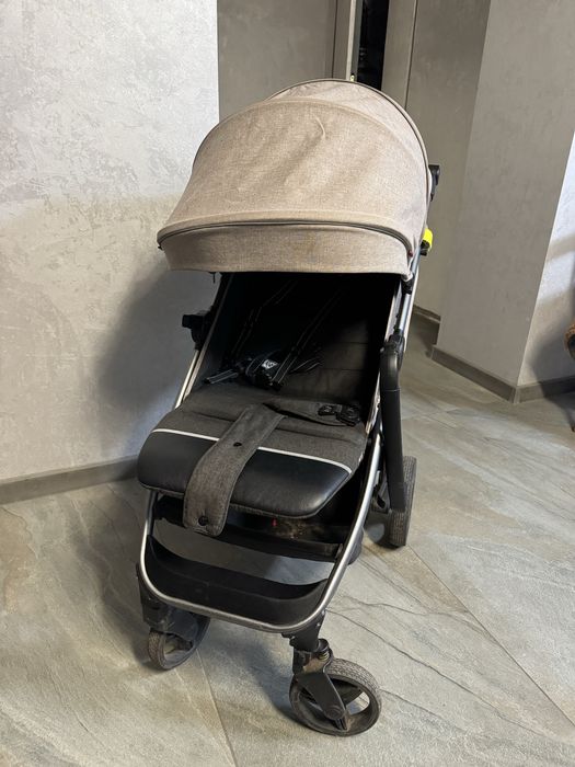 Прогулянкова коляска carrello bravo