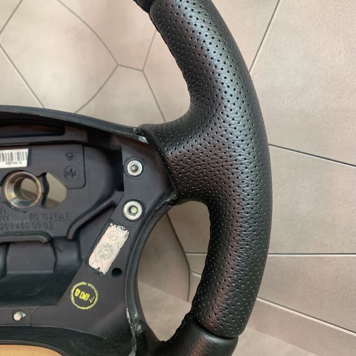 Перетягнутий руль Мерседес c-class e-class w203 w211 w212 на обмін