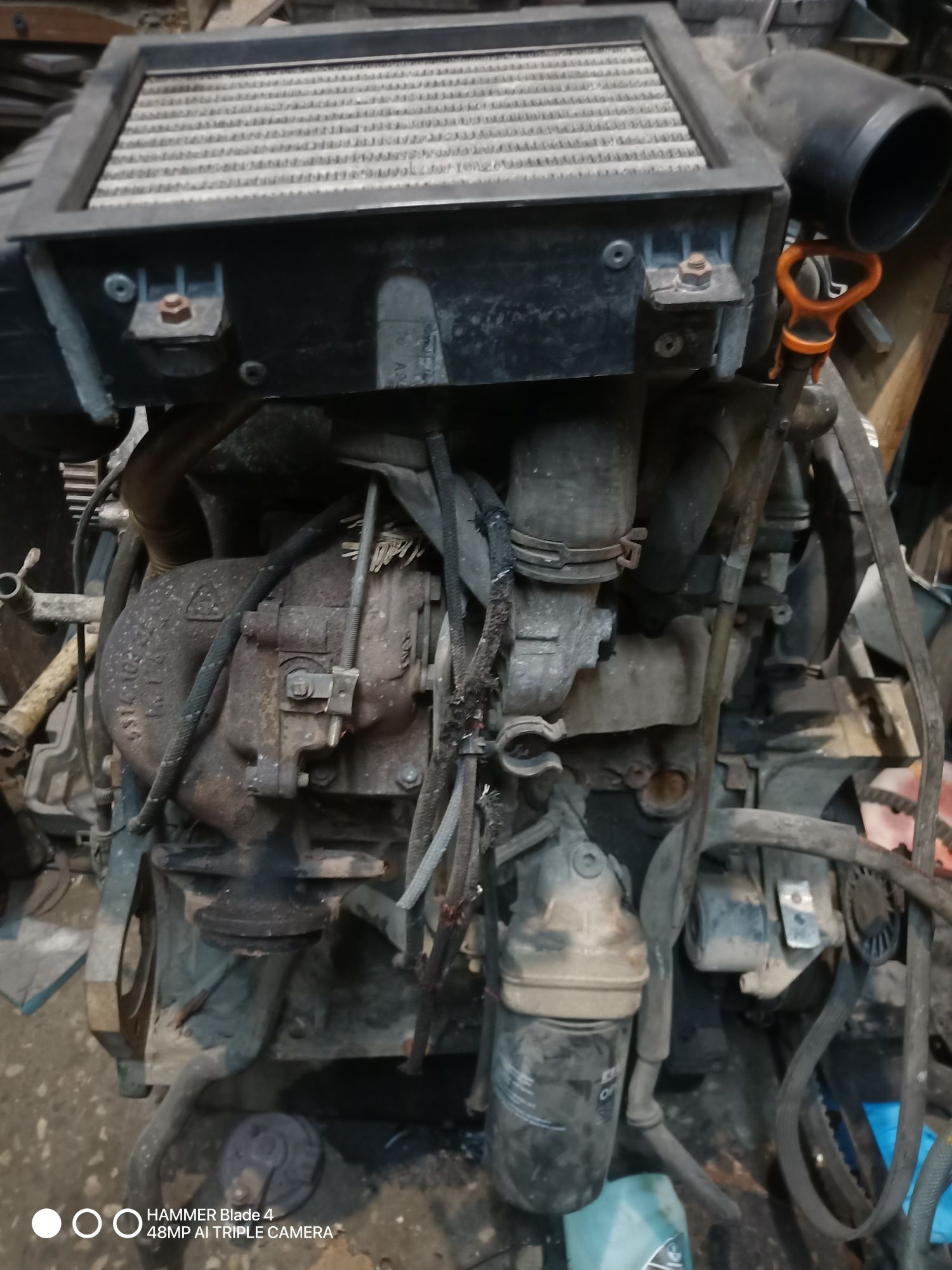 VW T4. 2.5 TDI silnik .skrzynia biegów 2.5 DUJ  EWB. 88 stan bdb