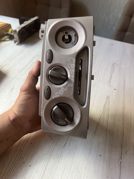 Блок управления печкой тойота селика toyota celica 02год