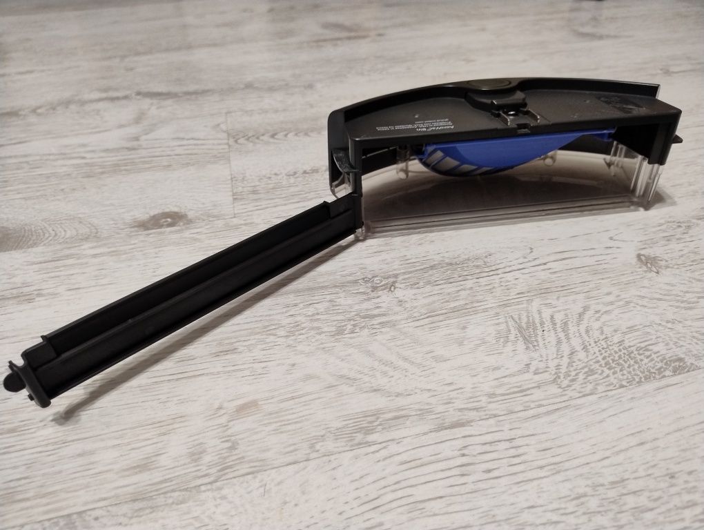 Pojemnik na śmieci z filtrem Irobot Roomba 615