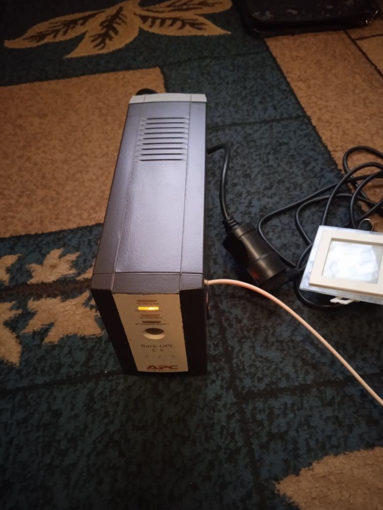 Продам безперебойник APS 325