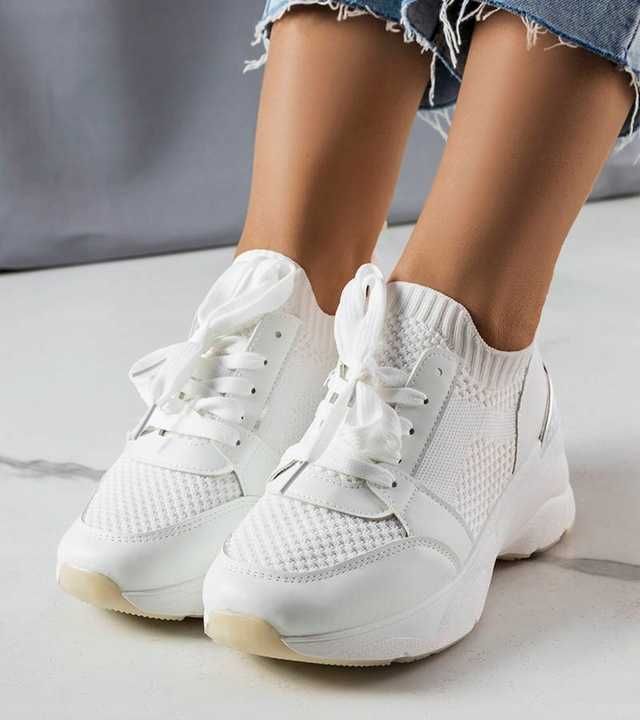 Białe sneakersy na koturnie wsuwane 40
