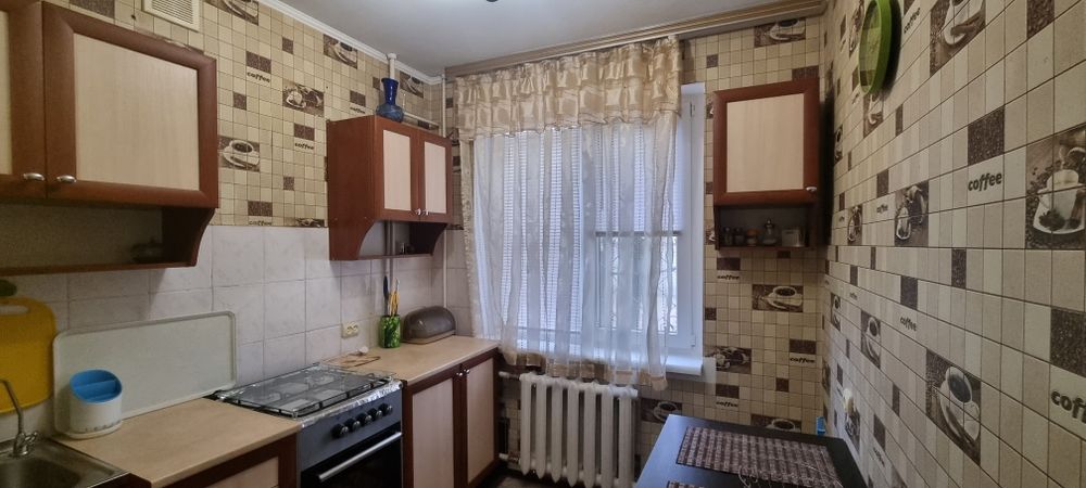 Оренда однокімнатної квартири на Шуменському . Перший поверх .