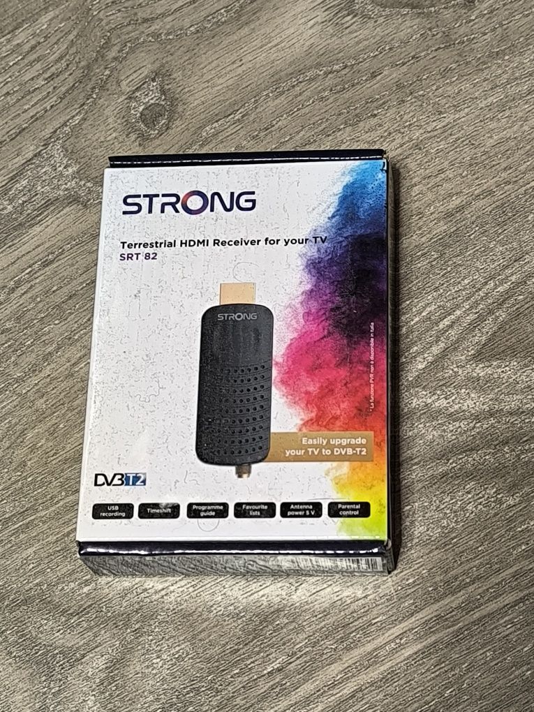 Спутниковый HD тюнер-ресивер, Strong dvb-T2 SRT 82 , новые.