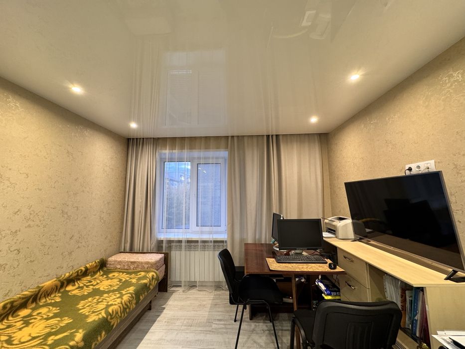 Продаж сучасної 3к.квартири після ремонту ,з видом на Соборну площу !