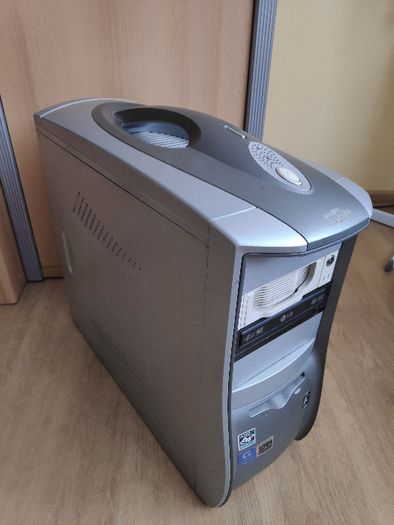 Dopakowany komputer retro - AMD Sempron 2800+