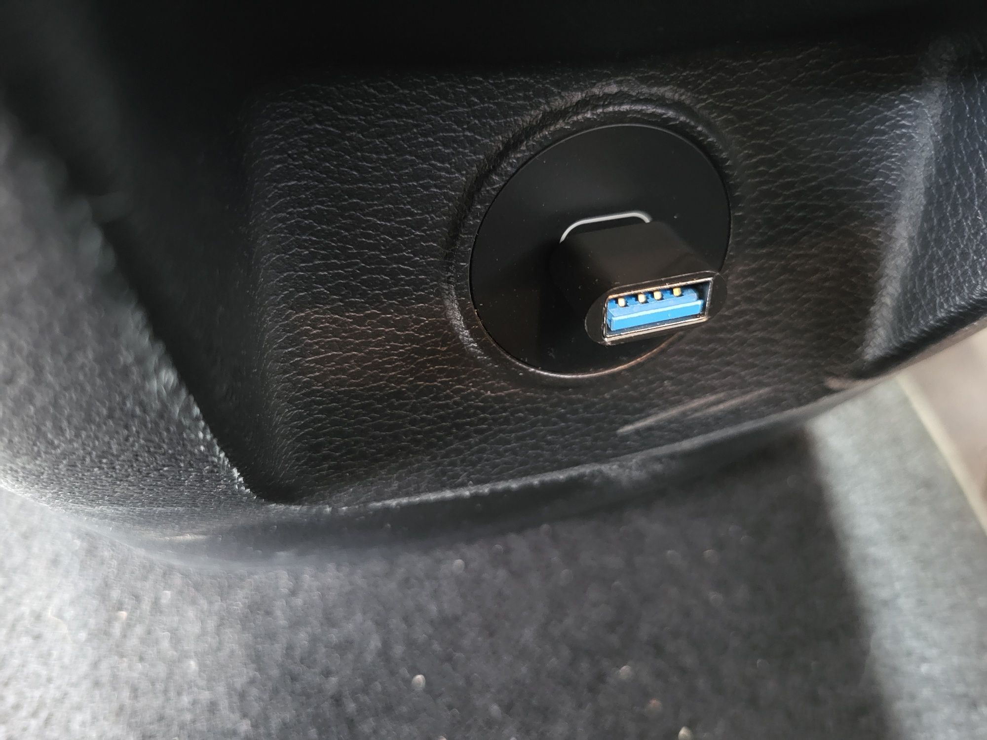 Adapter z USB-C na USB do samochodu
