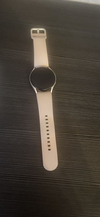 Smartwatch damski Samsung Watch 4.