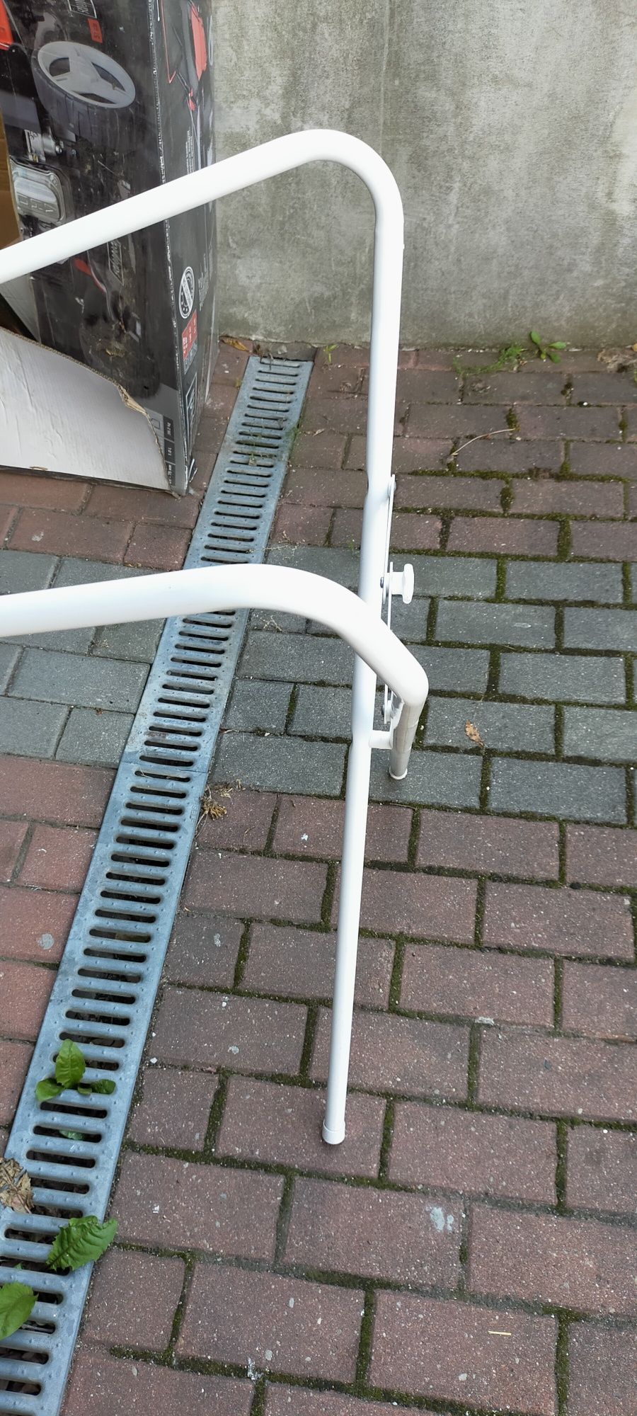 Stojak pod wanienkę