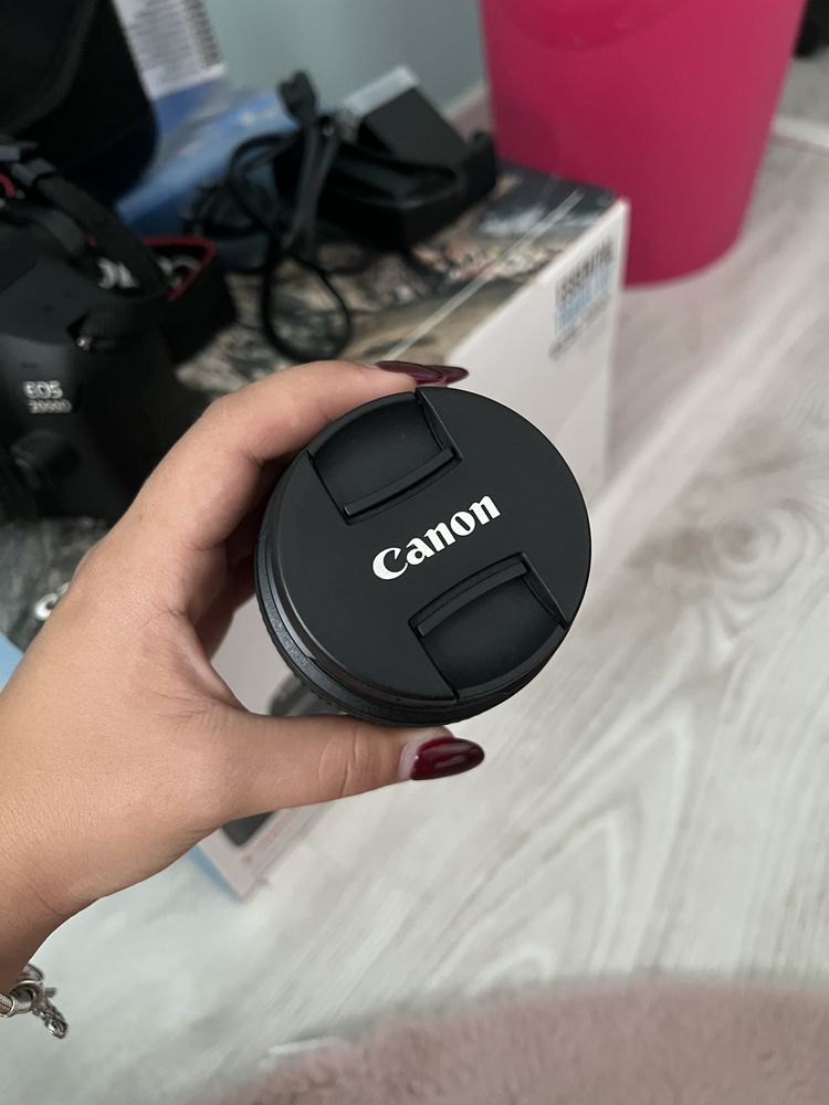 Canon eos2000d com 1030 disparos travel kit