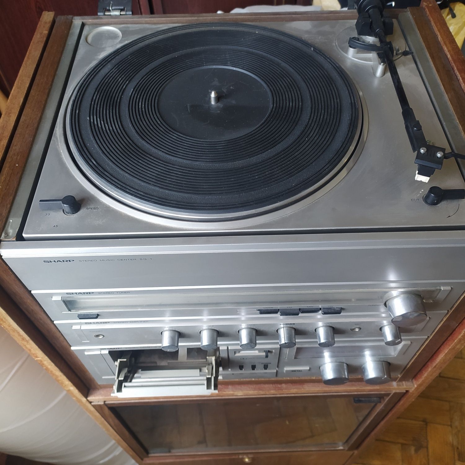 Продам музикальний центр sharp hs 1