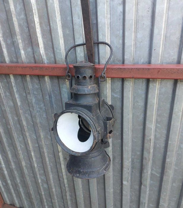 Lampa kolejowa antyk.