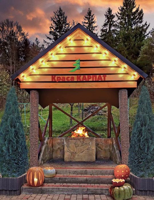 Продається котедж на 10 номерів у м. Яремче