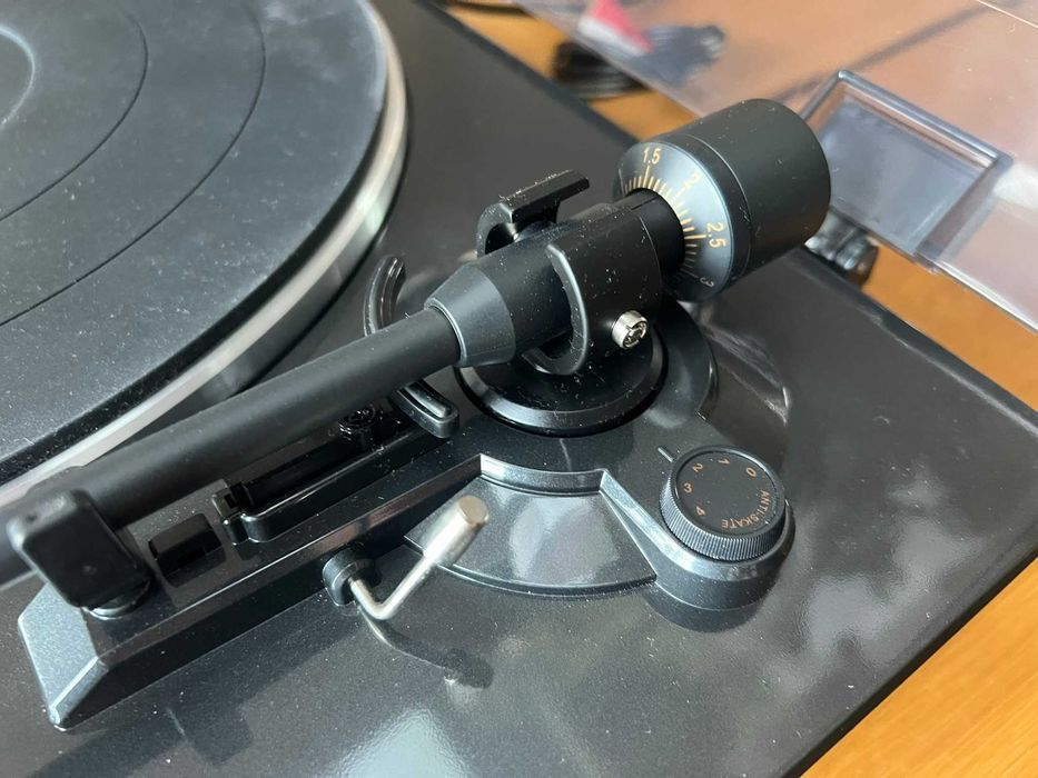 Gramofon Denon DP-300F - mało używany, stan bardzo dobry