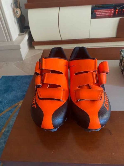 Sapatos encaixe bicicleta DMT