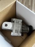 Pompa wspomagania BMW E30 E34 E32 E24 E28 E23 nowa meyle zbiorniczek