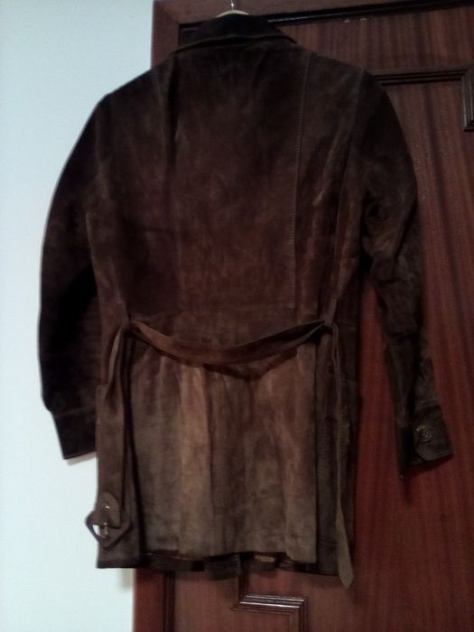 Casaco em pele castanho