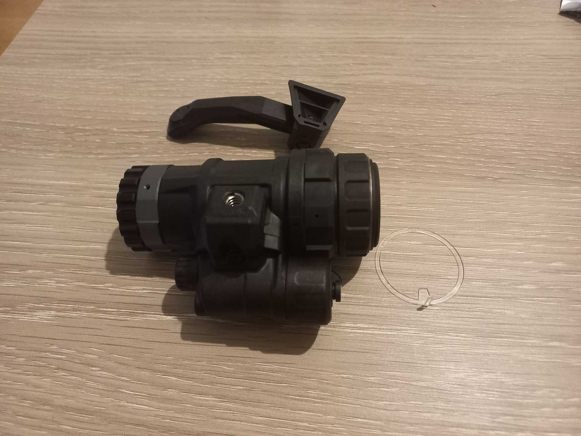 Nowa obudowa noktowizora NVG Yaksa-14 Mini PVS-14 + J-arm