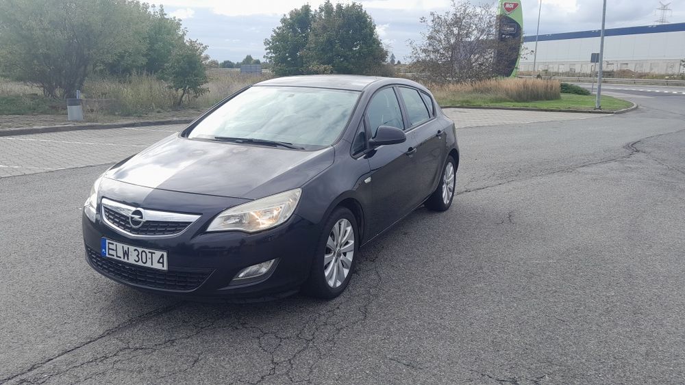Opel Astra J 1.6 115KM htb 5drzwi prywatnie bezwypadkowa 2010r