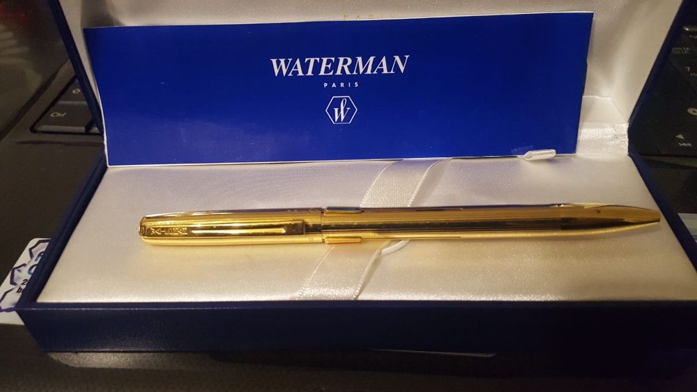 Esferográfica Waterman em ouro