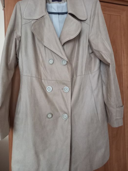 Trencz beżowy, nowy bez metki rozmiar 40 wypada na S