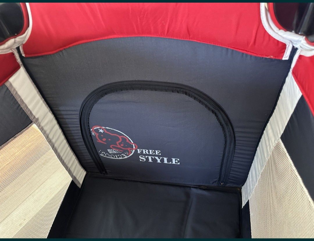 Cama de viagem da brevi