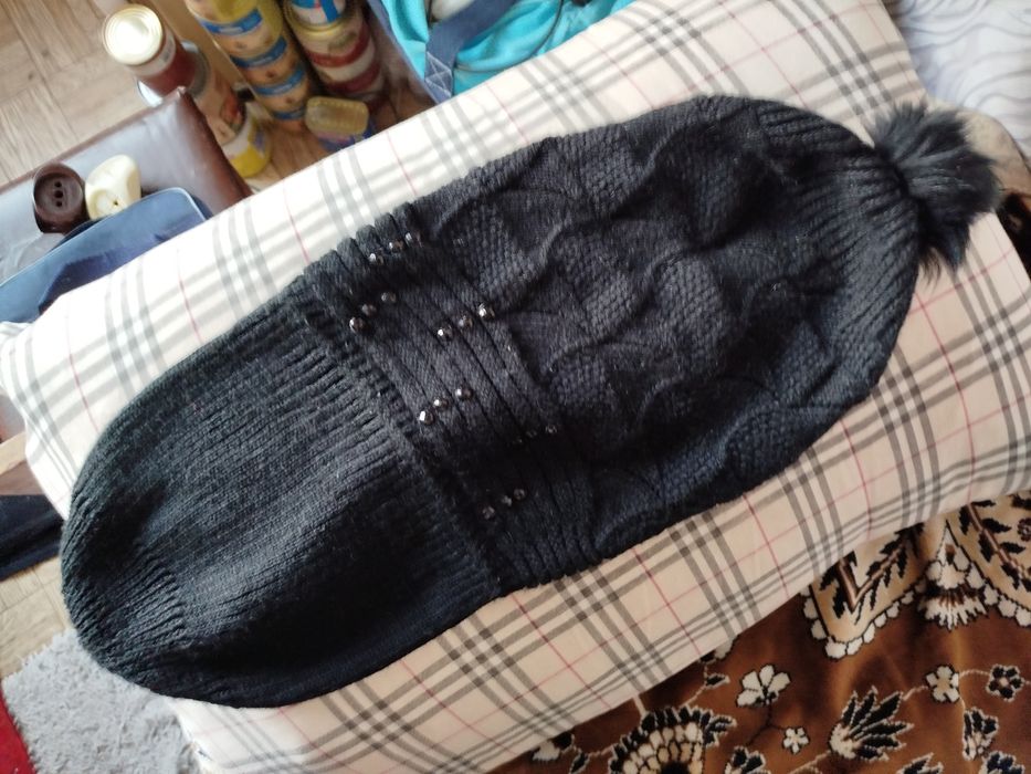 Женская шапка с шарфом