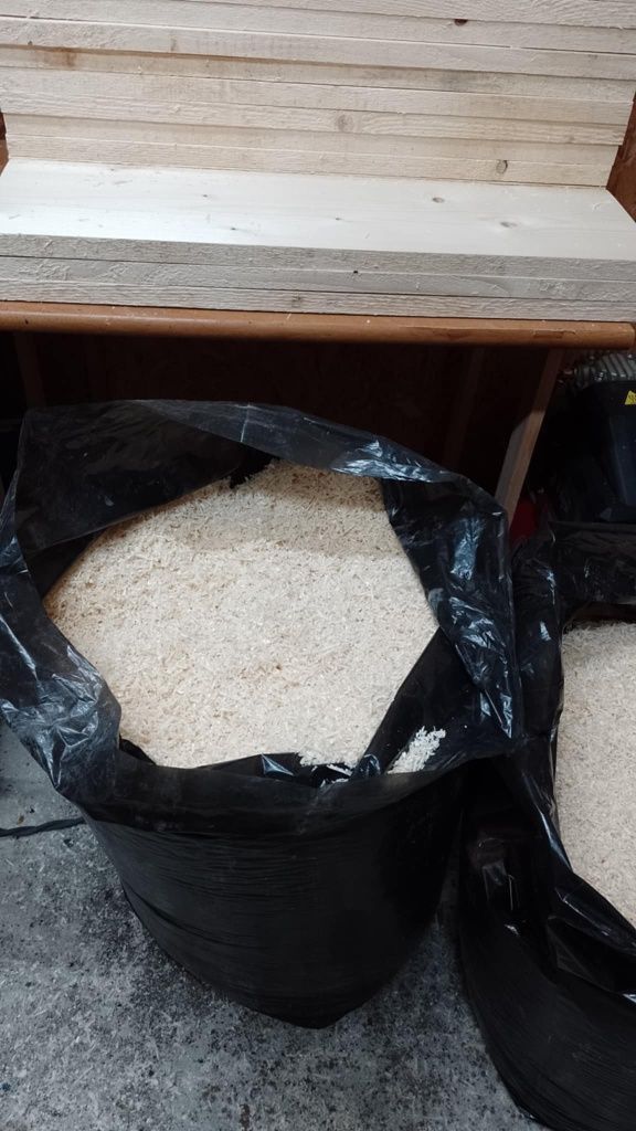 Trociny suche 120L bez pyłu worki z trocinami ze stolarni