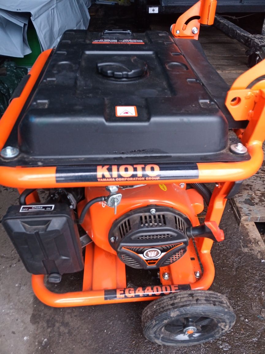 Бензиновый генератор KIOTO EG4400F