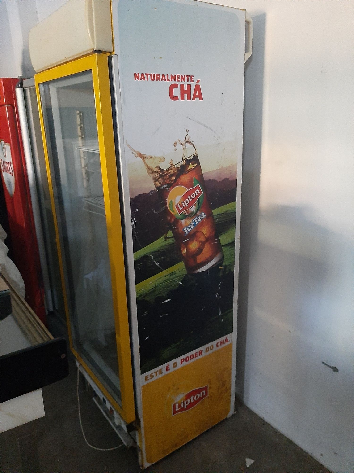 Frigorifico vertical porta em vidro
