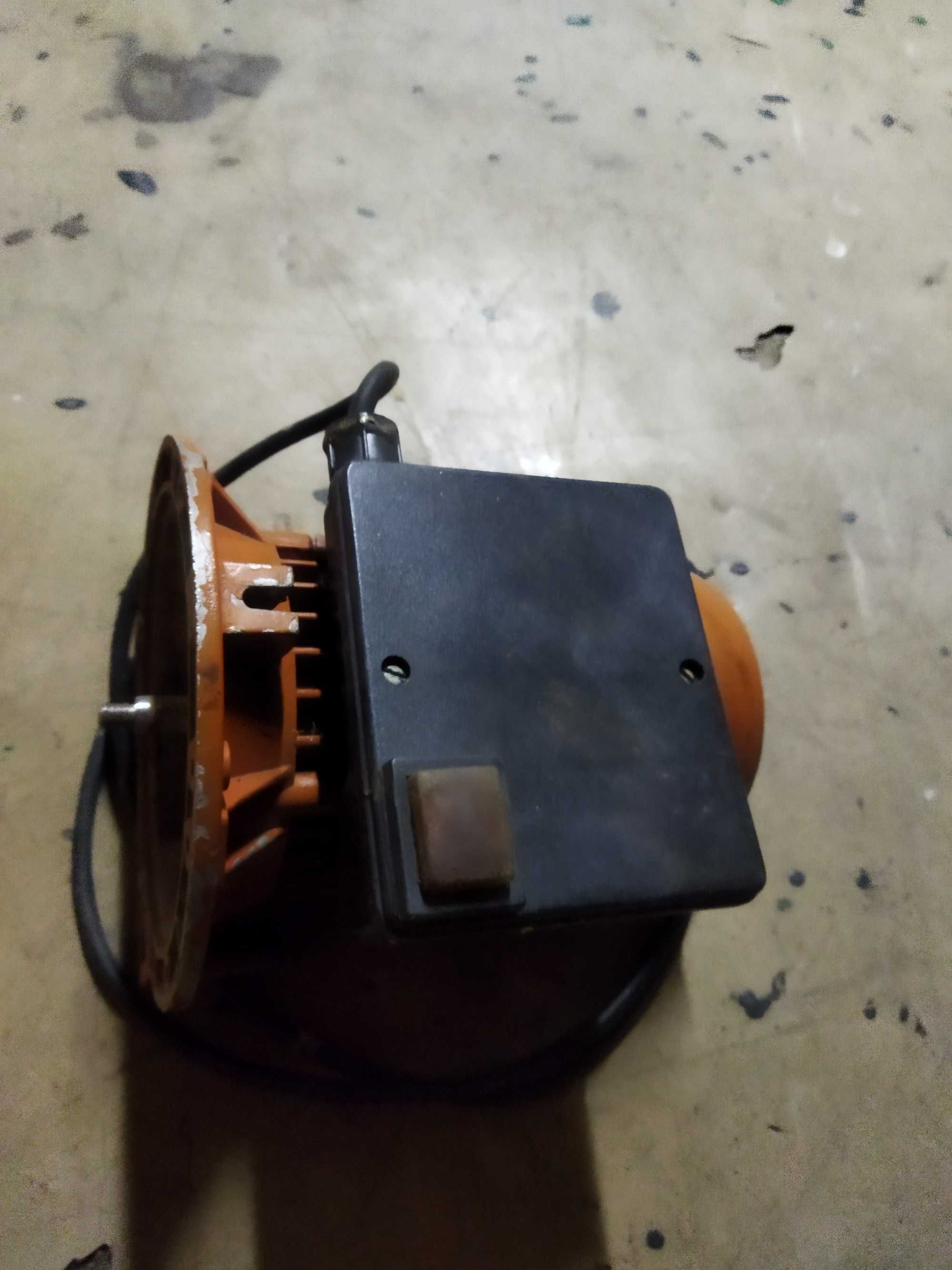 Sprzedam silnik elektryczny działający