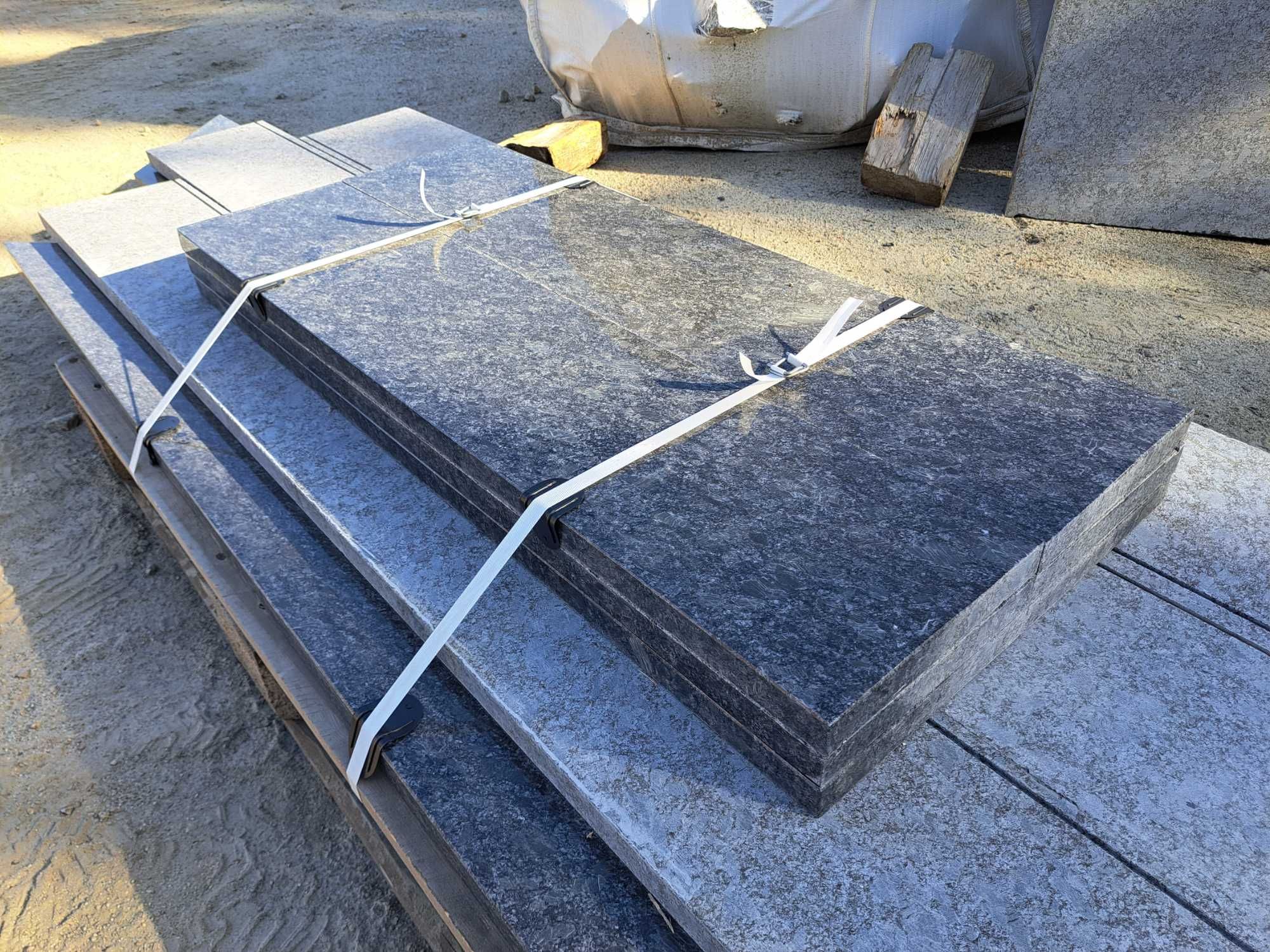 Parapety kamienne granitowe, różne kolory, parapet gr 3cm, producent