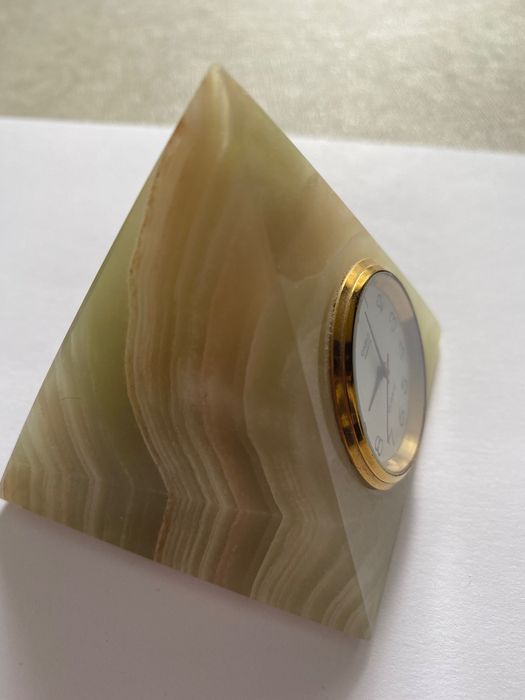 Годинник настільний з оніксу