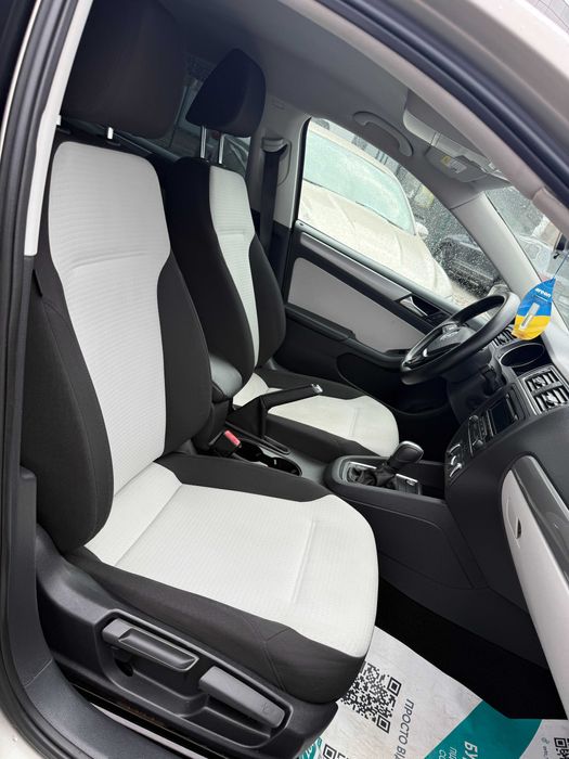 Продам Volkswagen Jetta 2014 рік можлива розстрочка,кредит,обмін!
