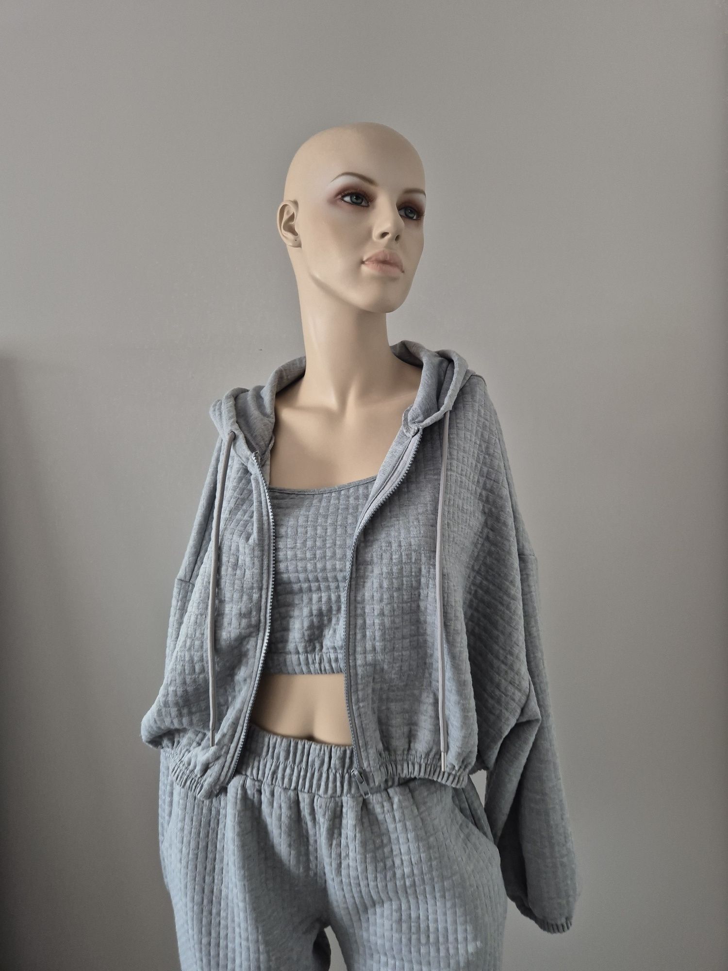 Nowy dres roz S, marka Reserved