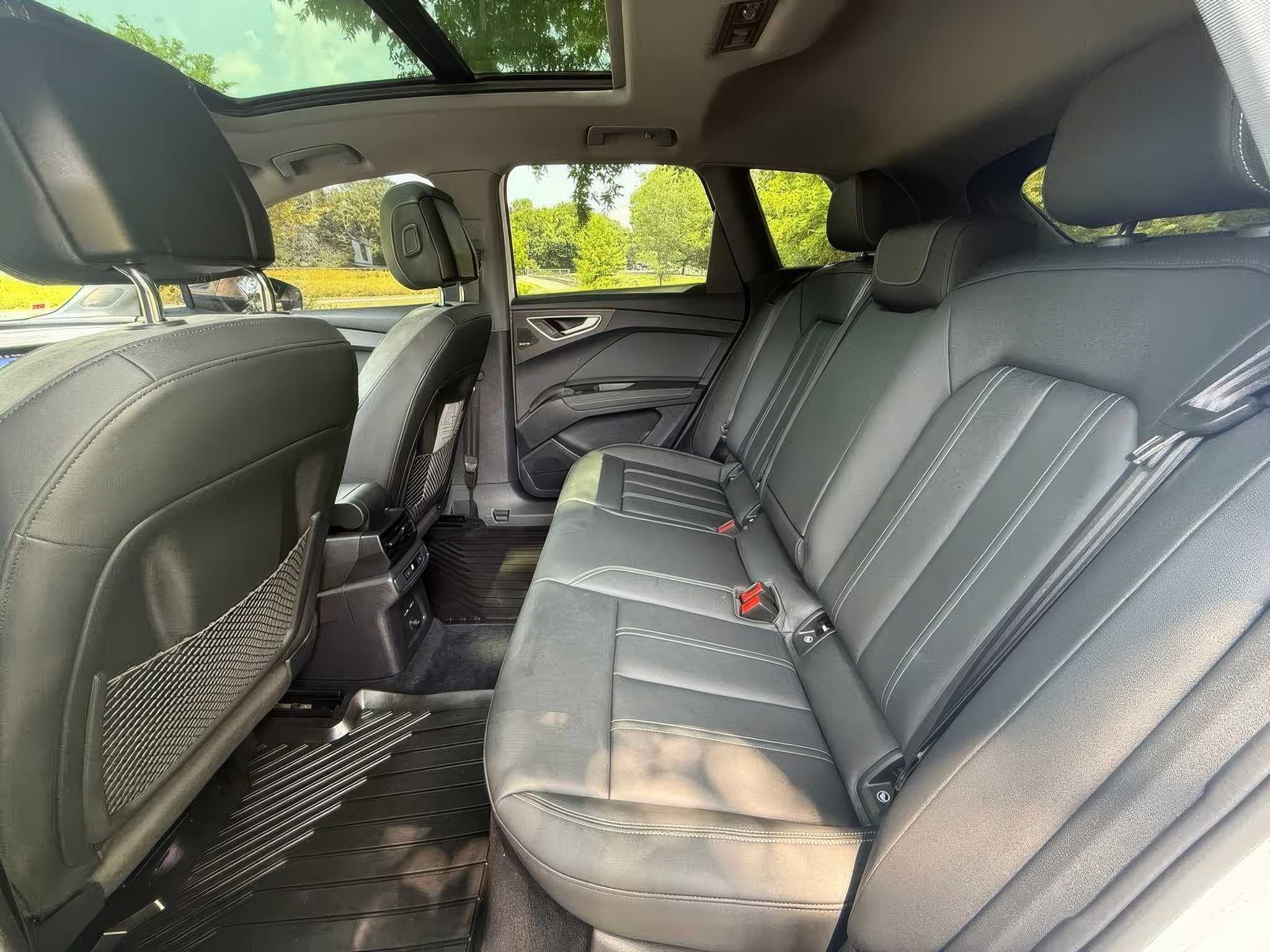 2024 Audi Q4 e-tron quattro Premium Plus 50 TFSI