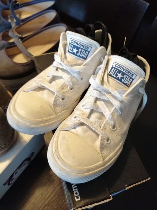 Lote calçado menina (tamanhos 32 a 34)