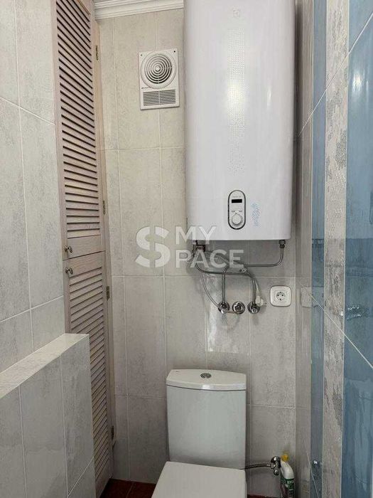 Продаж 2к квартири Центр Печерськ Лесі Українки 28 м. Печерська 5хв