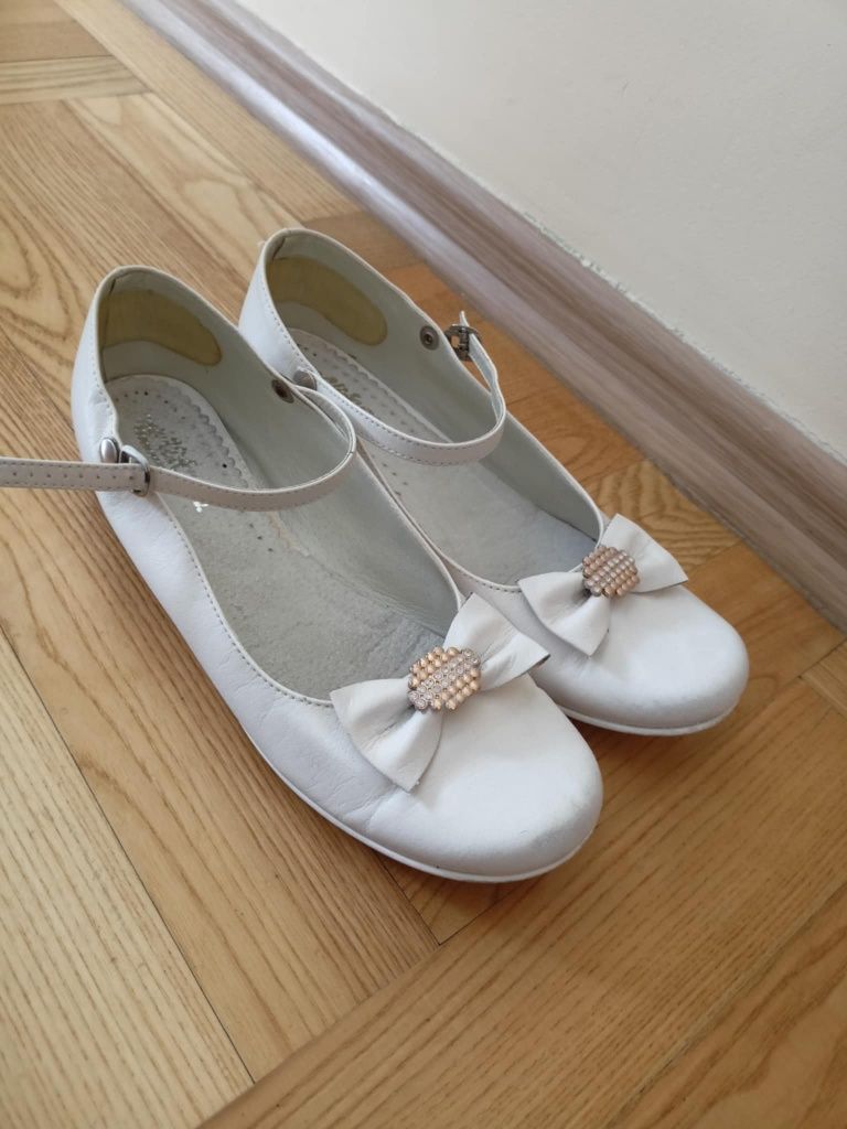 Buty komunijne białe